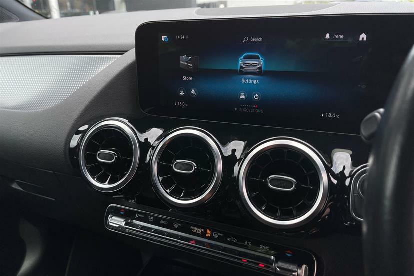 Mercedes-Benz GLA Class E Exclusive Edition Silver #15