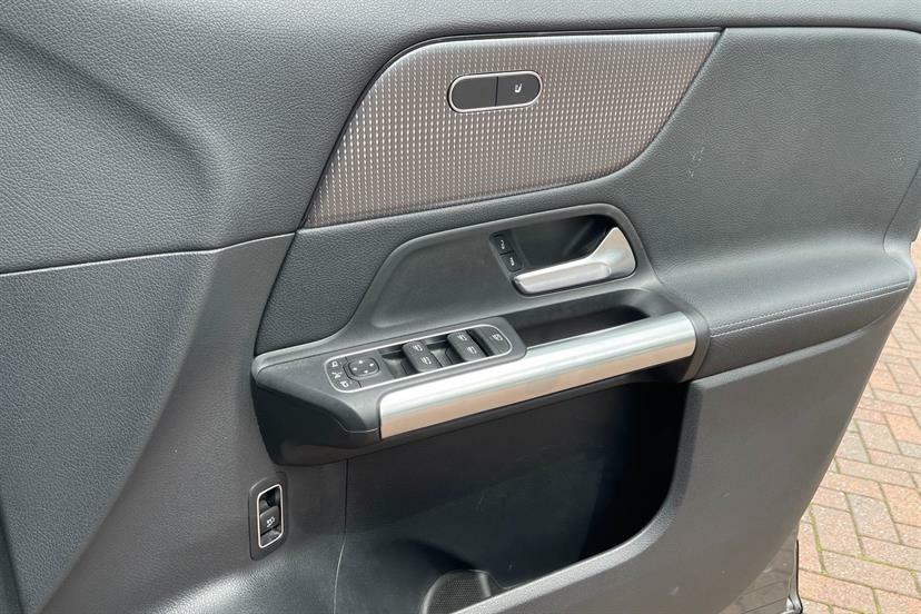 Mercedes-Benz GLA Class E Exclusive Edition Silver #18