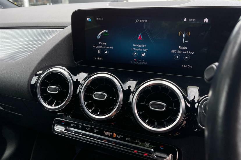 Mercedes-Benz GLA Class E Exclusive Edition Silver #13
