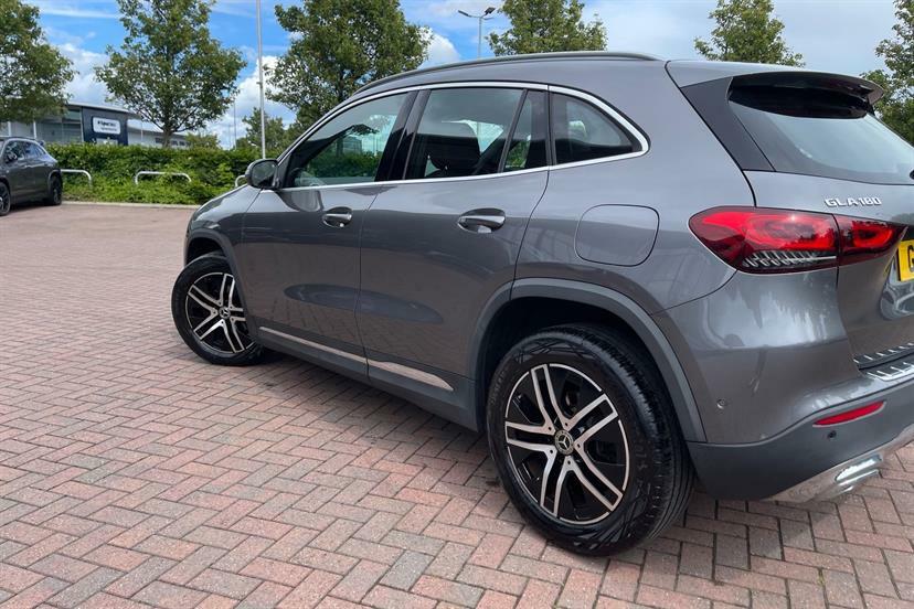 Mercedes-Benz GLA Class E Exclusive Edition Silver #38