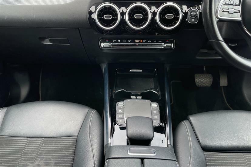 Mercedes-Benz GLA Class E Exclusive Edition Silver #7