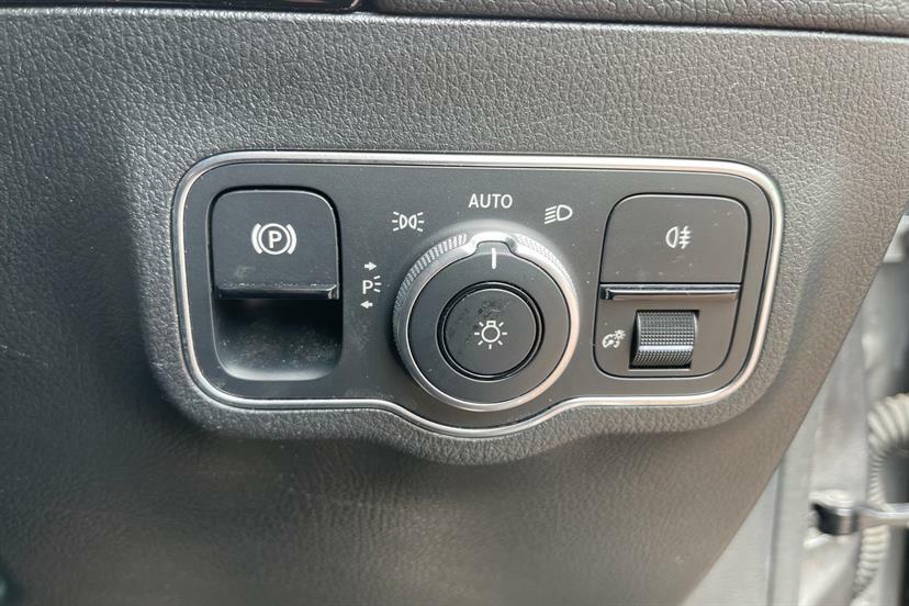 Mercedes-Benz GLA Class E Exclusive Edition Silver #17
