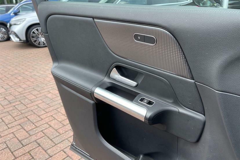 Mercedes-Benz GLA Class E Exclusive Edition Silver #24