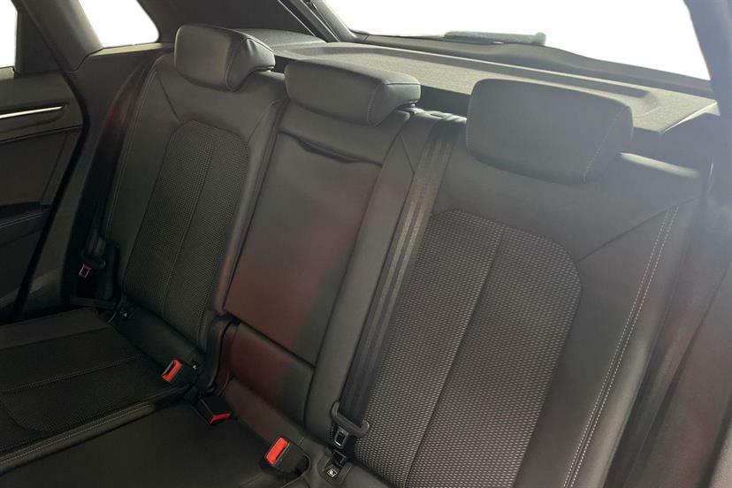 Audi Q3 Sport Black #8