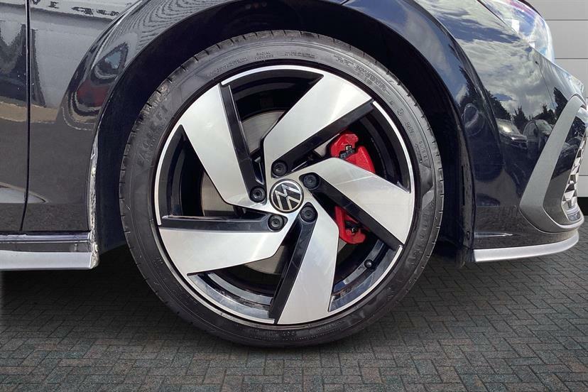 Volkswagen Golf 2.0 Tsi Gti Dsg Black #4