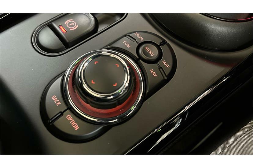 Mini Clubman 1.5 Cooper Exclusive 6Dr Comfortnav Pack Red #17