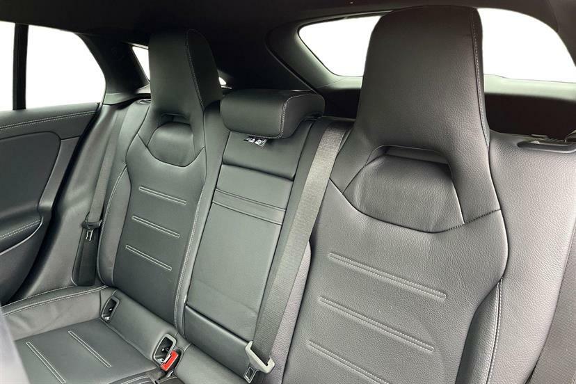 Mercedes-Benz CLA Class 200 Amg Line Executive Tip White #8