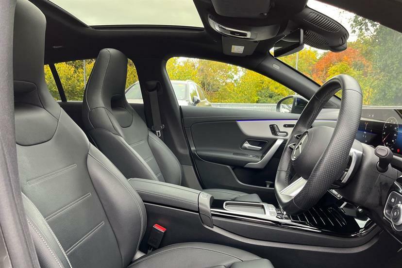 Mercedes-Benz CLA Class 200 Amg Line Executive Tip White #32