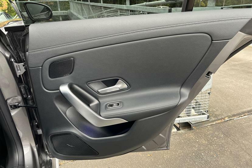 Mercedes-Benz CLA Class 200 Amg Line Executive Tip White #29