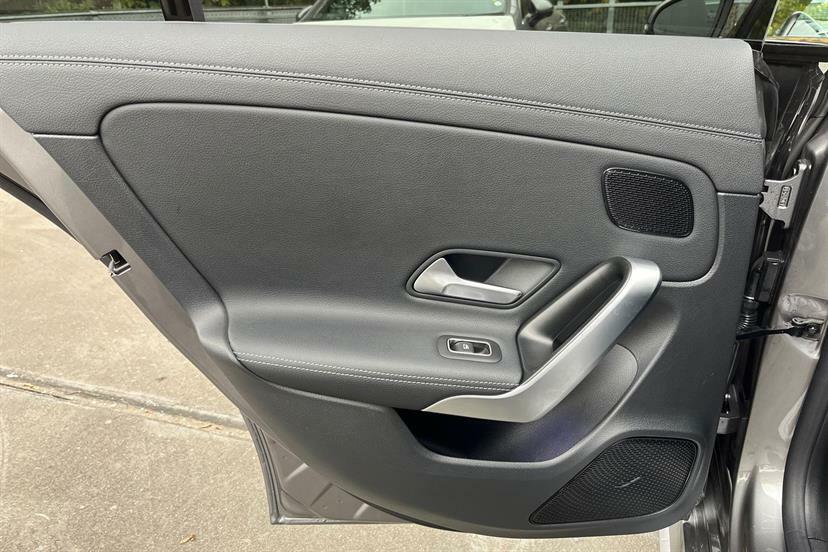 Mercedes-Benz CLA Class 200 Amg Line Executive Tip White #21