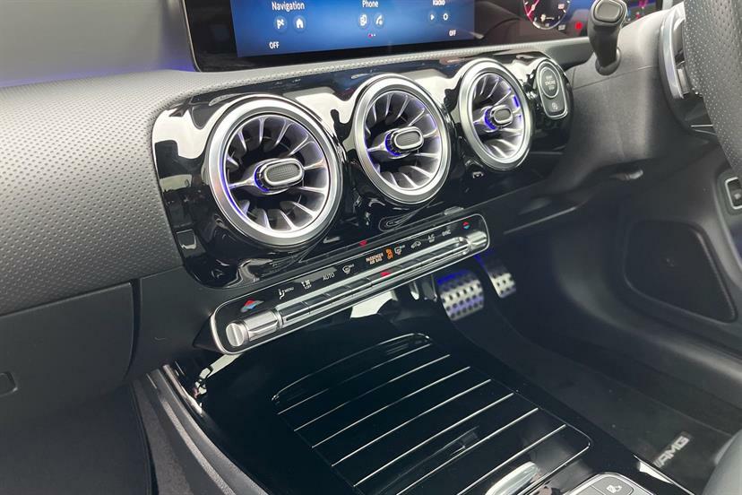 Mercedes-Benz CLA Class 200 Amg Line Executive Tip White #16