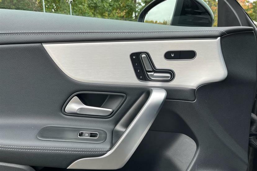 Mercedes-Benz CLA Class 200 Amg Line Executive Tip White #13