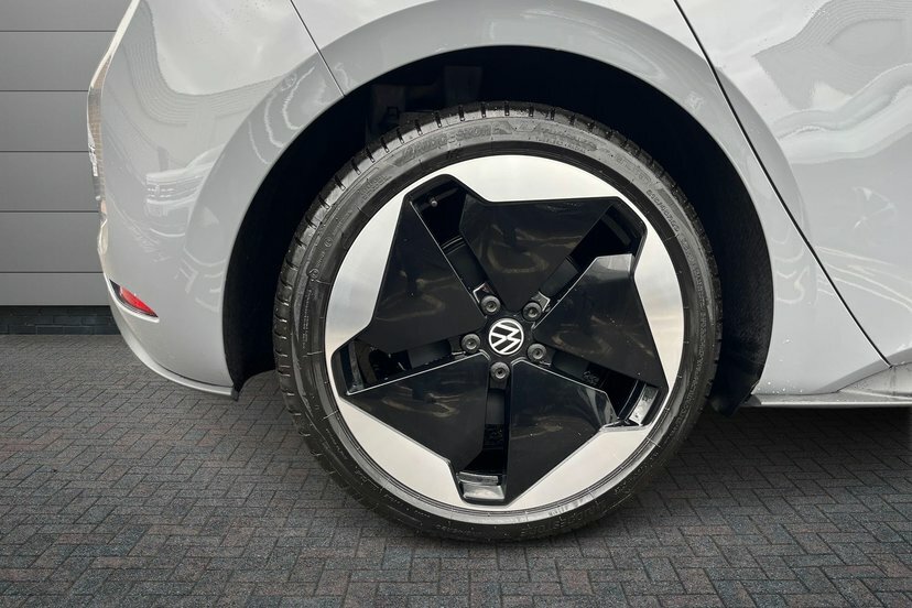 Volkswagen ID.3 Pro S 79Kwh Essential Hatchback GK26CWT Black #5