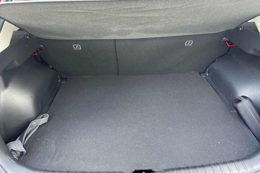Kia e-Niro 64.8Kwh 2 Suv 201 Bhp White #8