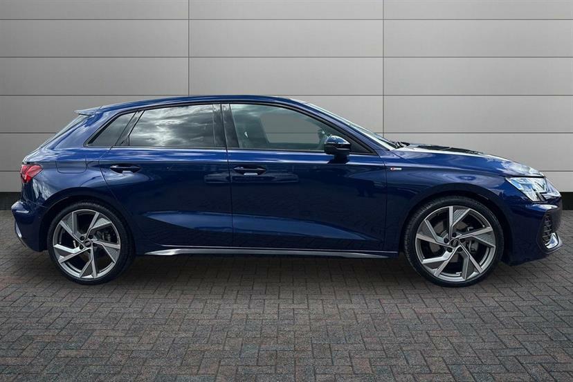 Audi A3 1.5 Tfsi 150 Black Ed S Tronic Tech Pack Blue #4