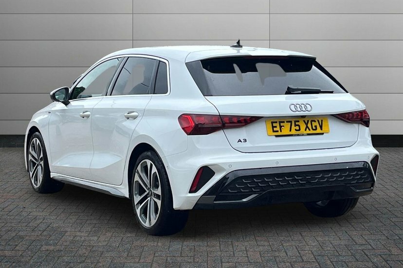 Audi A3 1.5 Tfsi S Line Sportback S Tronic 150 EF75XGV White #5