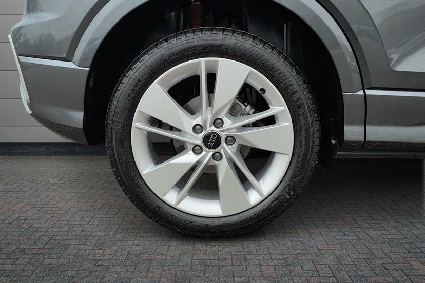 Audi Q2 35 Tfsi S Line S Tronic Grey #4