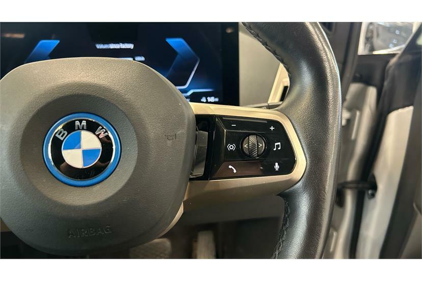 BMW iX Ix M60 Black #17