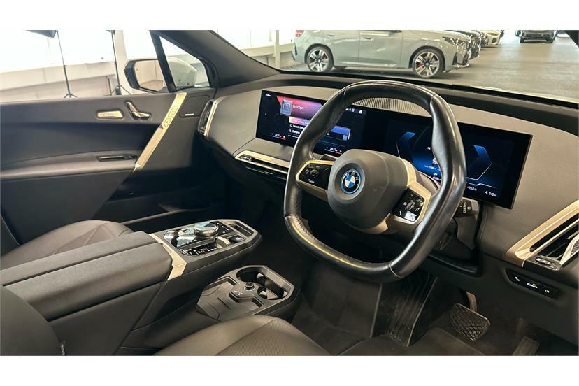 BMW iX 240Kw Xdrive40 M Sport 76.6Kwh White #6