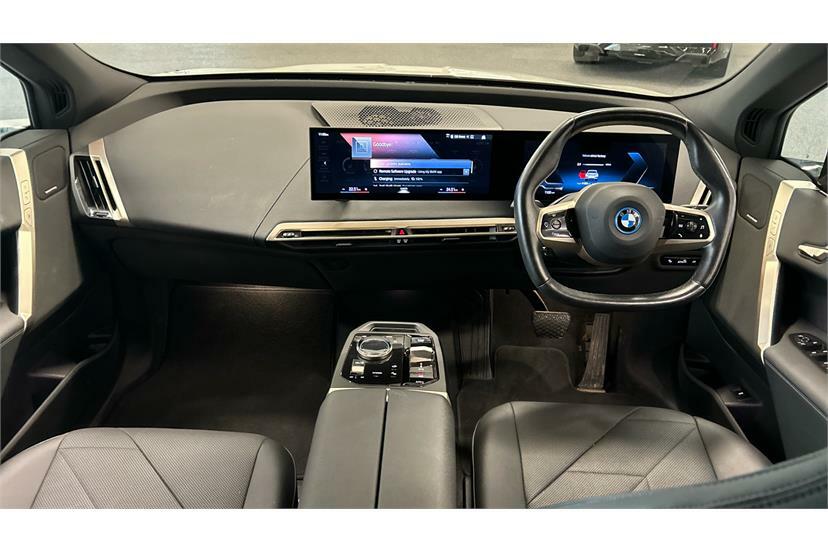 BMW iX 240Kw Xdrive40 M Sport 76.6Kwh White #4