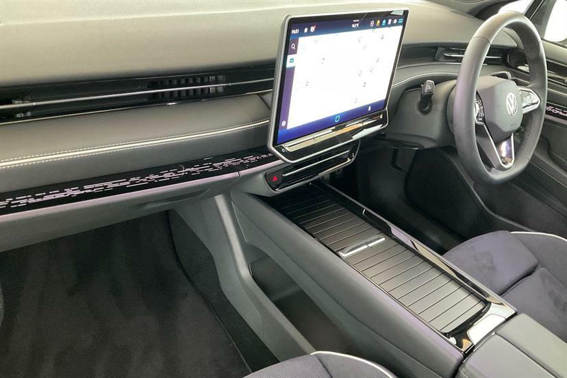Volkswagen ID.7 210Kw Match Pro Plus 77Kwh KM75HKW White #2
