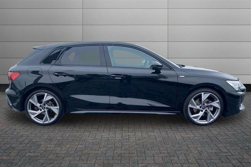 Audi A3 1.5 Tfsi 150 Black Edition S Tronic DK75WRP Black #4