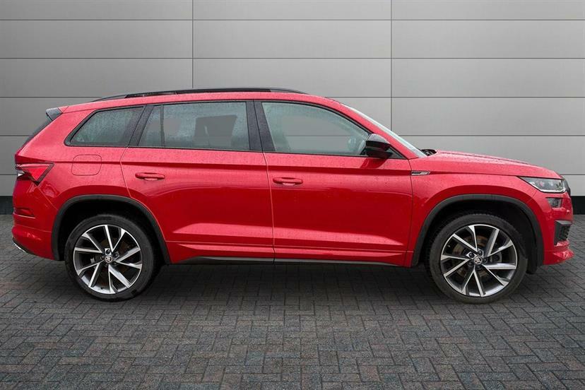Skoda Kodiaq 2.0 Tdi 200 Sport Line 4X4 Dsg 7 Seat Red #4