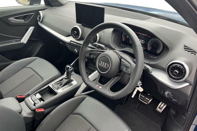 Audi Q2 35 Tfsi Black Edition S Tronic Blue #6