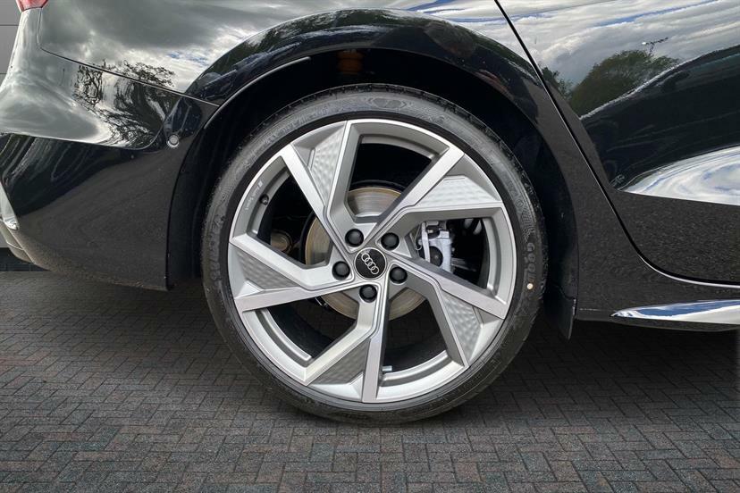 Audi A3 1.5 Tfsi 150 Black Edition S Tronic DE26EJO Black #5