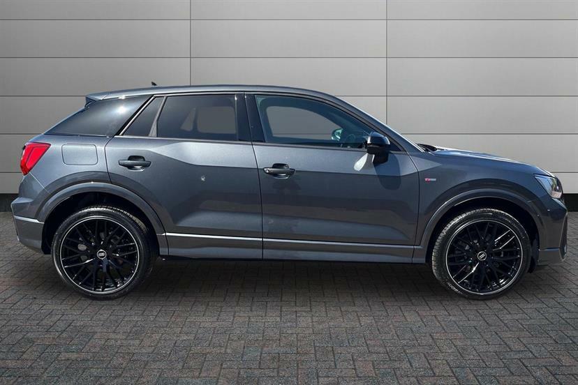 Audi Q2 35 Tfsi Black Edition S Tronic Grey #4