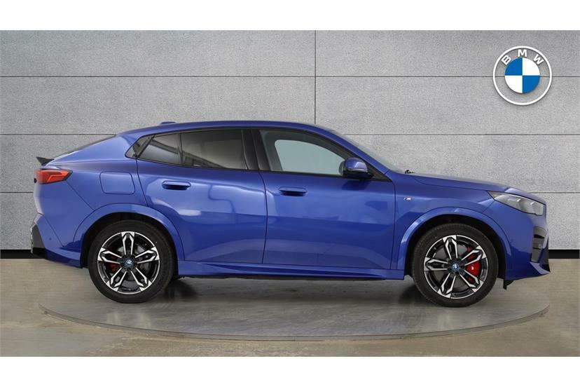 BMW iX2 150Kw Edrive20 M Sport 65Kwh Blue #3