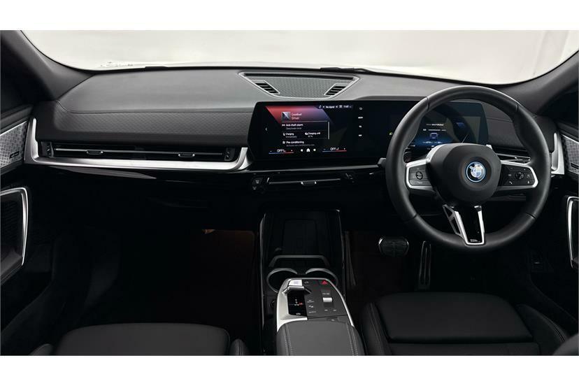 BMW iX2 150Kw Edrive20 M Sport 65Kwh Blue #4