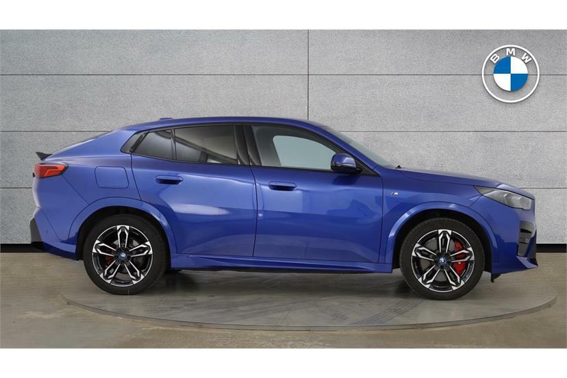 BMW iX2 150Kw Edrive20 M Sport 65Kwh Blue #3