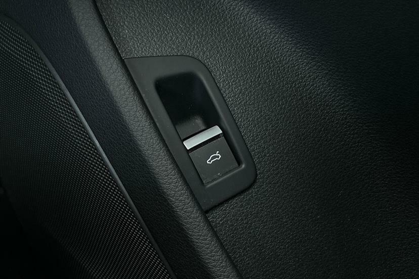 Audi Q7 Suv Black #26