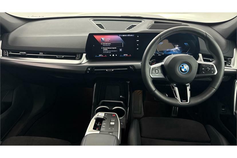 BMW iX1 150Kw Edrive20 M Sport 65Kwh Blue #4