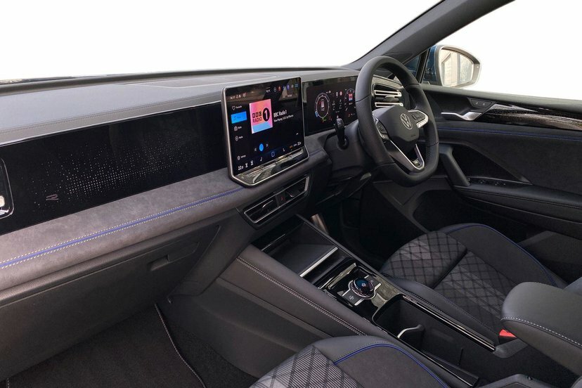 Volkswagen Tiguan 1.5 Etsi Mhev R-line Suv Hybrid Dsg 15 MK26AEE Blue #2