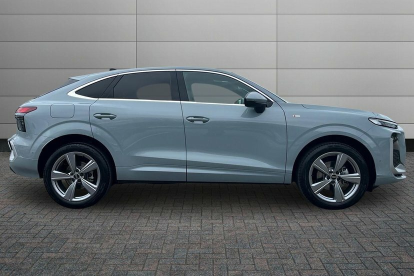 Audi Q3 1.5 Tfsi S Line Sportback S Tronic 150 DA26UZB Grey #4