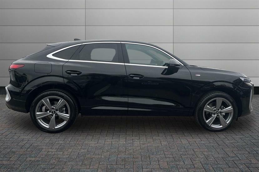 Audi Q3 1.5 Tfsi S Line S Tronic Black #4