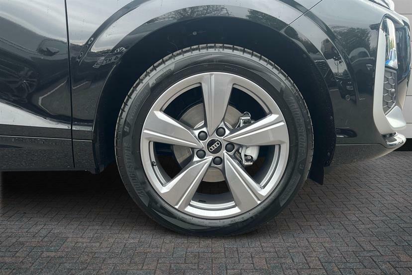 Audi Q3 1.5 Tfsi S Line S Tronic Black #5