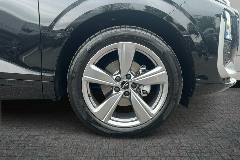 Audi Q3 1.5 Tfsi S Line Sportback S Tronic 150 DG26HUH Black #5
