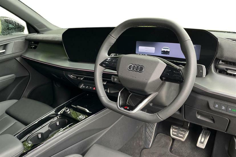 Audi Q3 1.5 E-hybrid S Line S Tronic Black #6