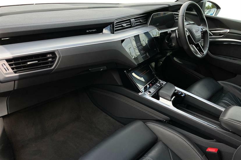 Audi Q8 e tron 300Kw 55 Quattro 114Kwh S Line Black #2