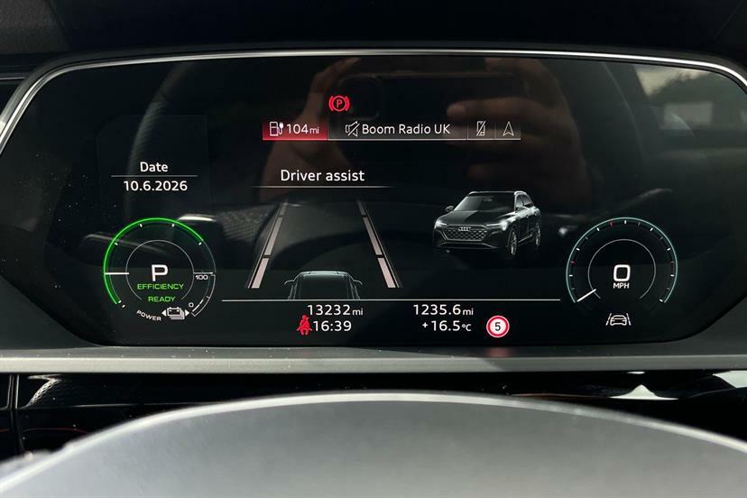 Audi Q8 e tron 300Kw 55 Quattro 114Kwh S Line Black #6