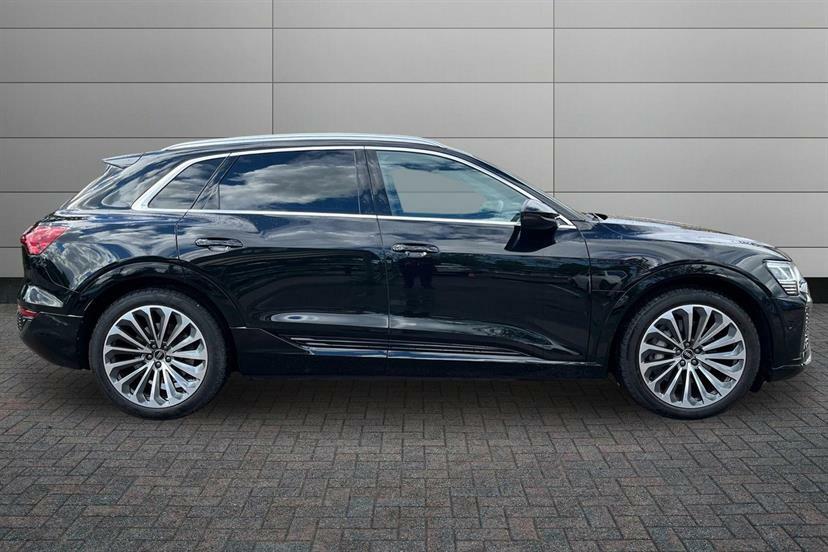 Audi Q8 e tron 300Kw 55 Quattro 114Kwh S Line Black #3