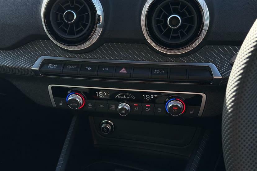 Audi Q2 35 Tfsi S Line Tech Pro FY26WVB Blue #25