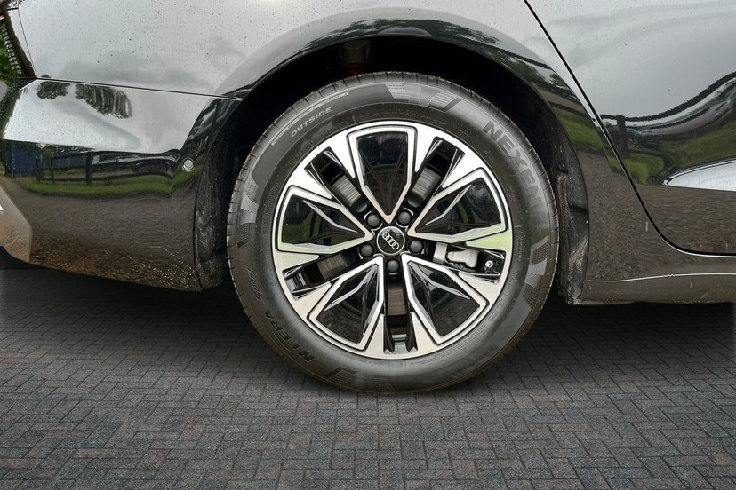 Audi A6 Saloon 2.0 E-hybrid 25.9Kwh Sport Saloon Plug- KR26JKE Black #5