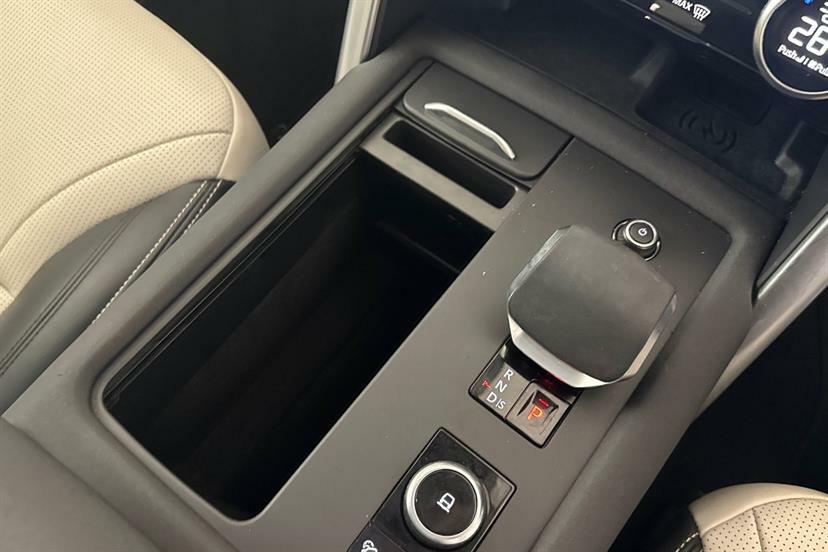 Land Rover Discovery Dynamic Hse Black #33