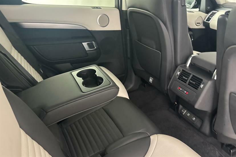 Land Rover Discovery Dynamic Hse Black #42