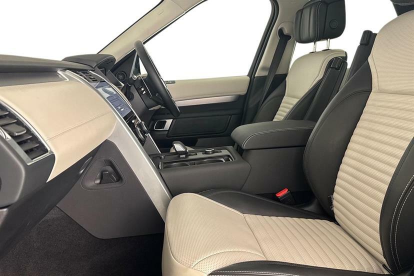 Land Rover Discovery 3.0 D350 Dynamic Hse Black #3