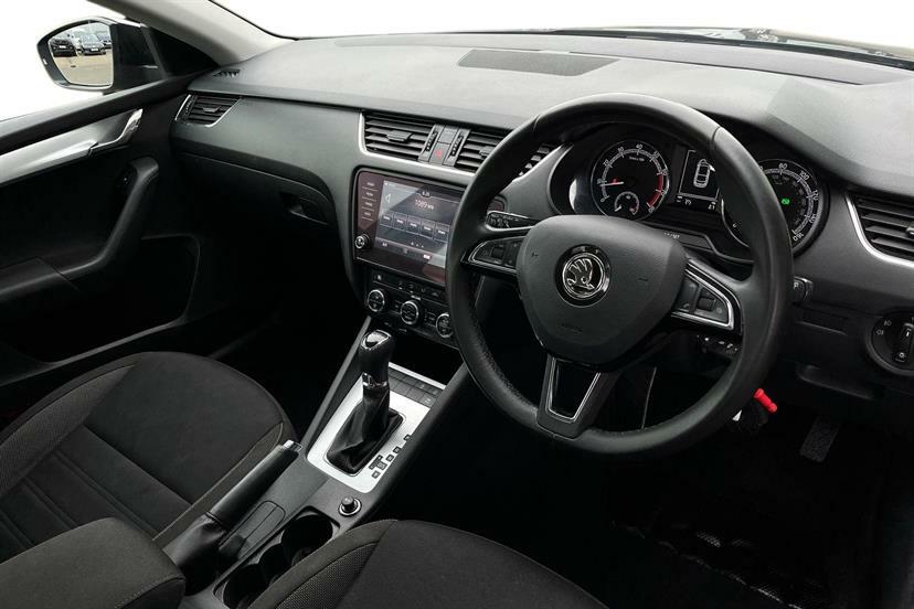 Skoda Octavia 1.4 Tsi Se Dsg Black #4
